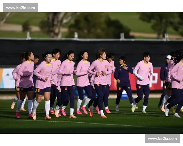泪目！女足世界杯赛场上，对手间的惺惺相惜，比胜利更动人！